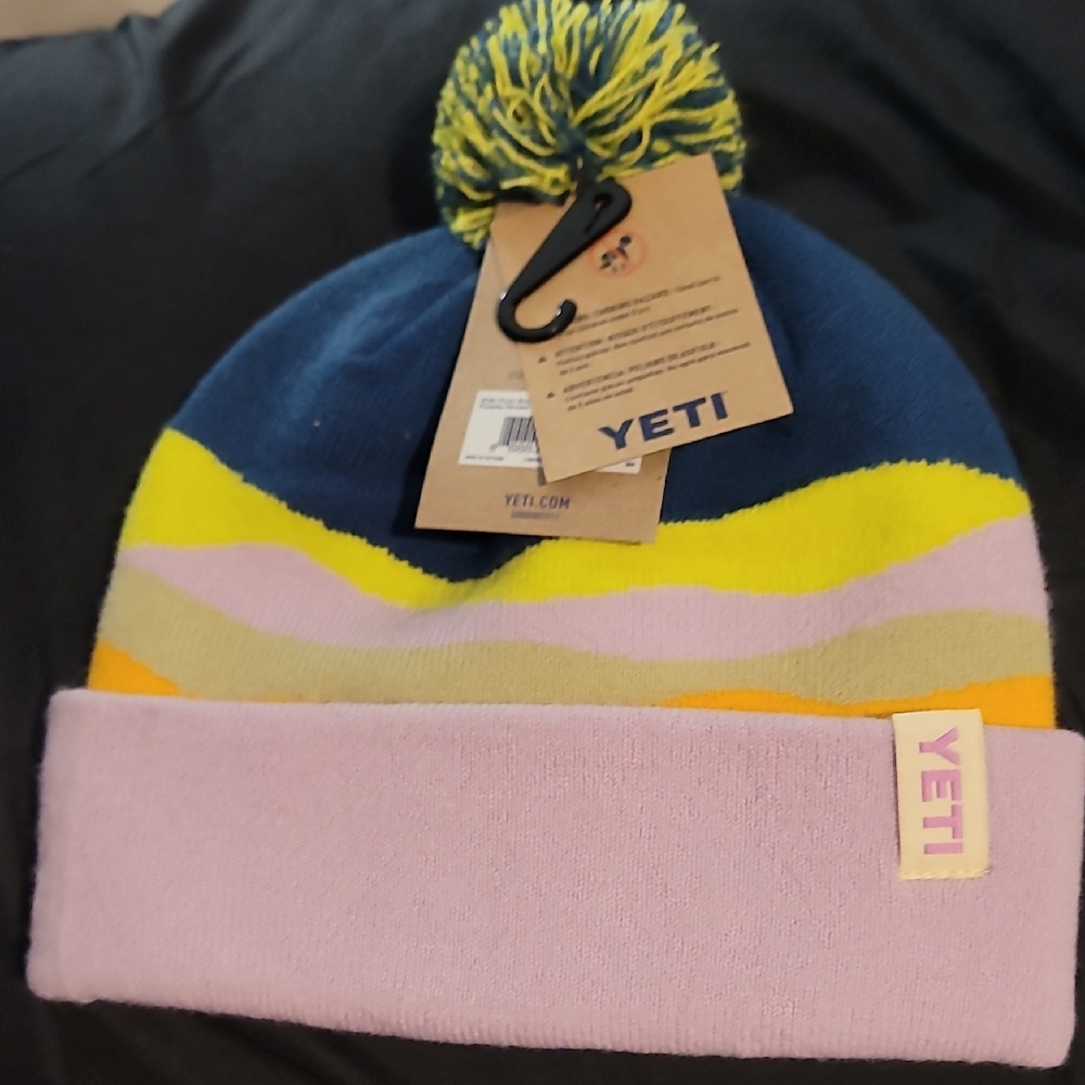 Yeti Kids Multicolor Pom-Pom Beanie